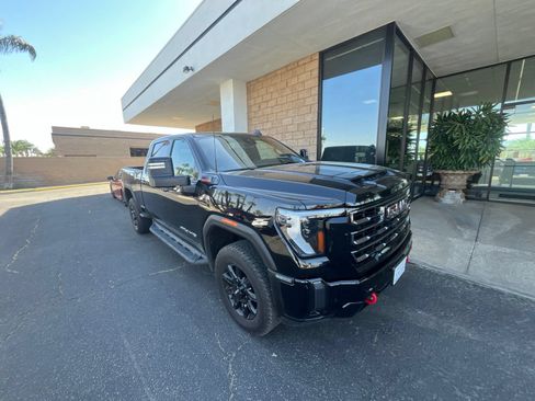 Used 2024 GMC Sierra 2500 AT4 w/ Max Trailering Package AWD/4WD image 3