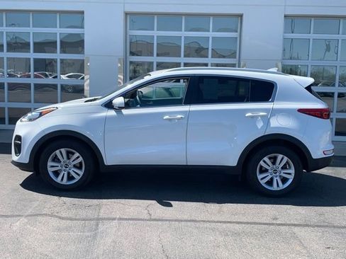 Used 2018 Kia Sportage LX w/ LX Popular Package FWD image 3