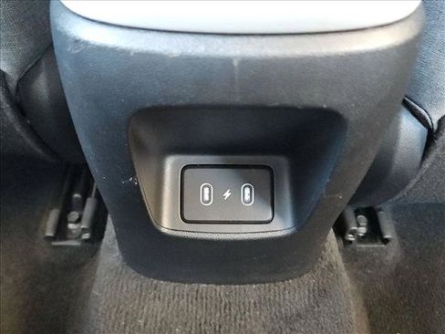 Used 2025 Hyundai Elantra Limited FWD image 18