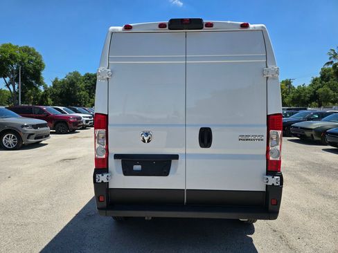 Used 2025 RAM ProMaster 2500 w/ Convenience Group image 5
