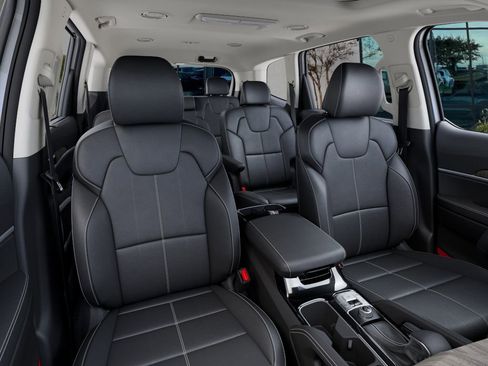 New 2025 Kia Telluride EX image 15