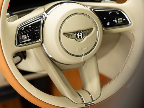 Used 2026 Bentley Flying Spur V8 AWD/4WD image 31