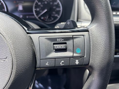 Used 2021 Nissan Rogue SV AWD/4WD image 23