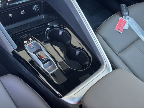 Used 2025 Audi Q5 2.0T Premium w/ Convenience Package image 31