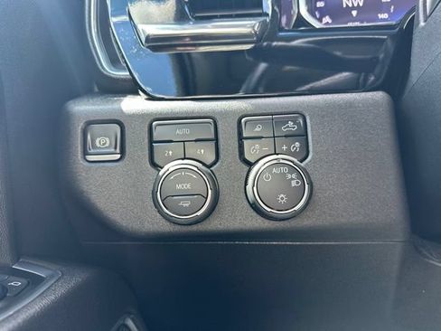 Used 2024 Chevrolet Silverado 1500 LT w/ Safety Package AWD/4WD image 25