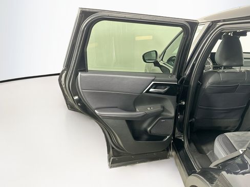Used 2025 Mitsubishi Outlander SE FWD image 27