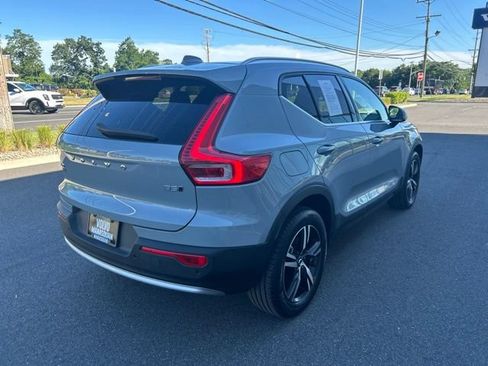 Used 2025 Volvo XC40 B5 Core AWD/4WD image 5