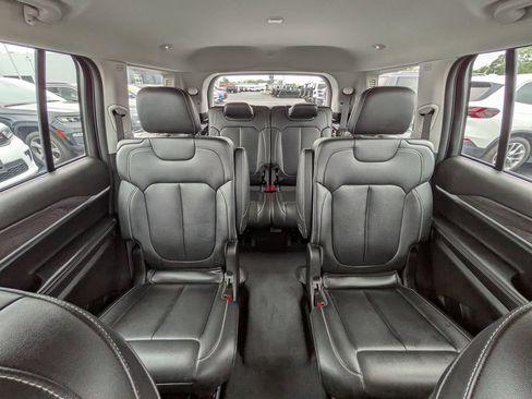 Used 2023 Jeep Grand Cherokee L Limited AWD/4WD image 21