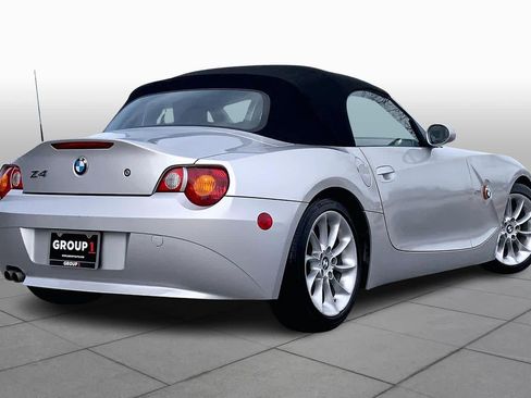 Used 2004 BMW Z4 2.5i image 9