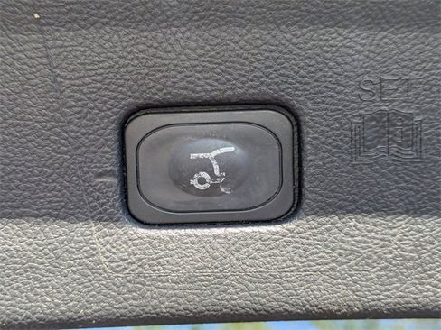 Used 2016 Ford Edge SEL w/ Equipment Group 201A image 13