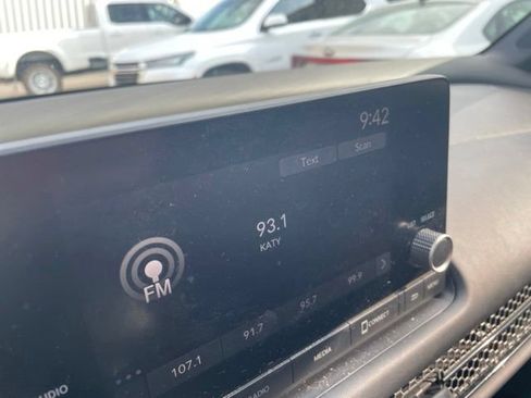 Used 2025 Honda HR-V Sport image 3