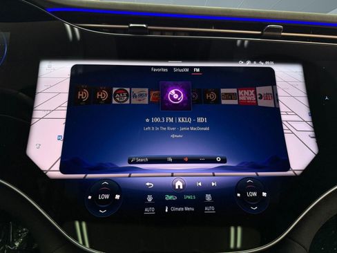 Used 2023 Mercedes-Benz EQS 580 4MATIC Sedan image 29
