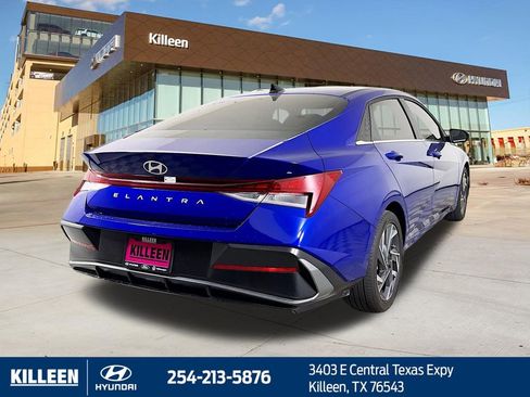 Used 2025 Hyundai Elantra SEL FWD image 9