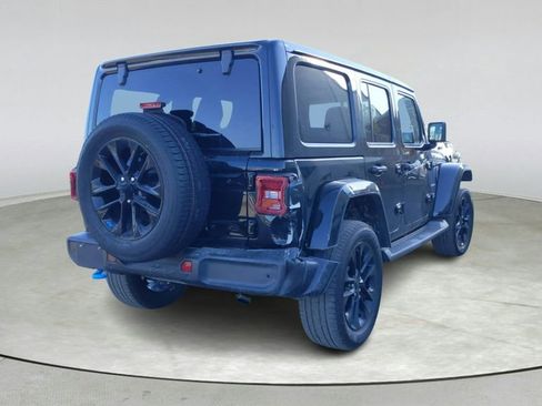Used 2022 Jeep Wrangler Unlimited Sahara w/ Cold Weather Group AWD/4WD image 6