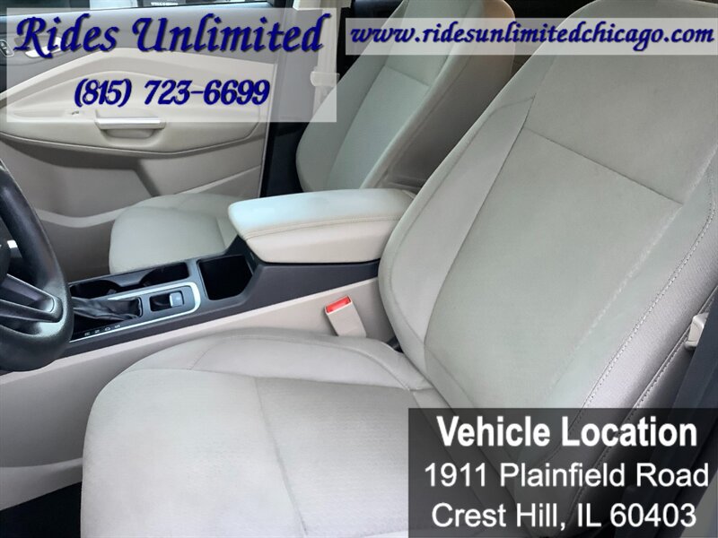 Used 2017 Ford Escape SE AWD/4WD image 16