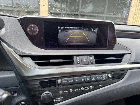 Certified 2020 Lexus ES 350 w/ Premium Package FWD image 26