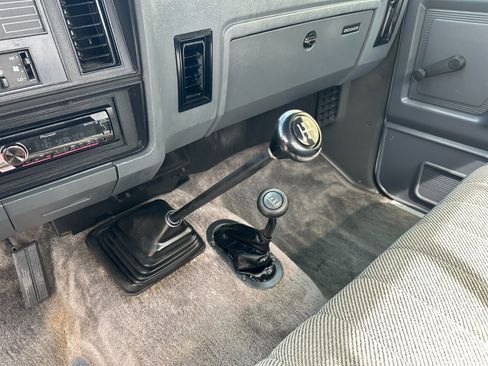 Used 1991 Dodge D/W Truck 250 image 38