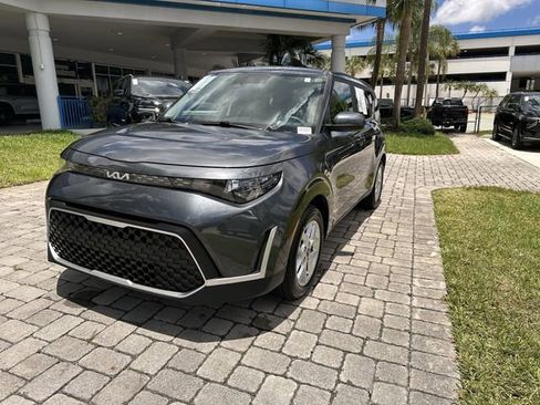 Used 2024 Kia Soul LX w/ Option Group 015 FWD image 21
