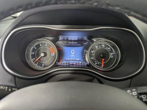 Used 2022 Jeep Cherokee Trailhawk image 13