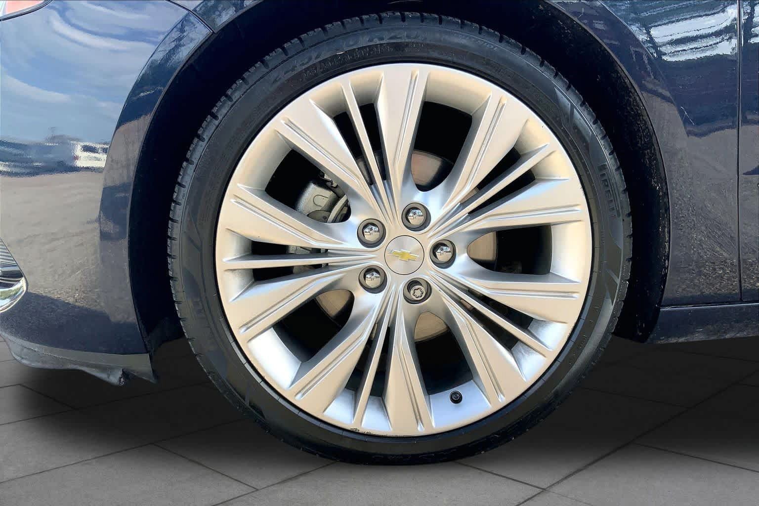 Used 2015 Chevrolet Impala LTZ FWD image 11
