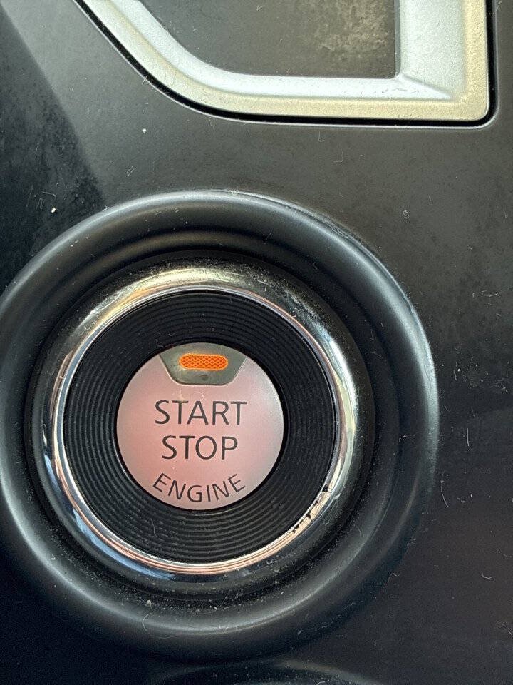 Used 2018 Nissan Titan SV AWD/4WD image 21