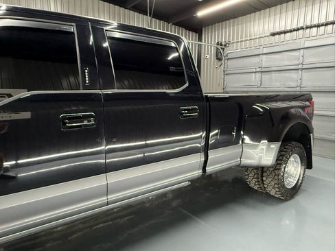Used 2022 Ford F350 Lariat w/ Lariat Ultimate Package AWD/4WD image 6