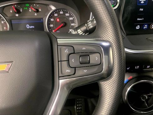 Used 2025 Chevrolet Blazer LT AWD/4WD image 19