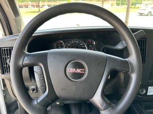 Used 2016 GMC Savana 3500 Extended image 17