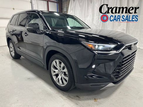 Used 2025 Toyota Grand Highlander AWD image 1