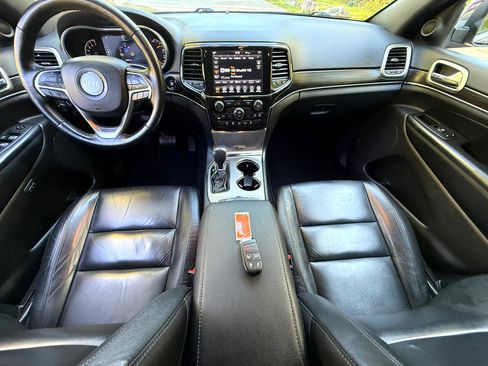 Used 2021 Jeep Grand Cherokee Limited image 31