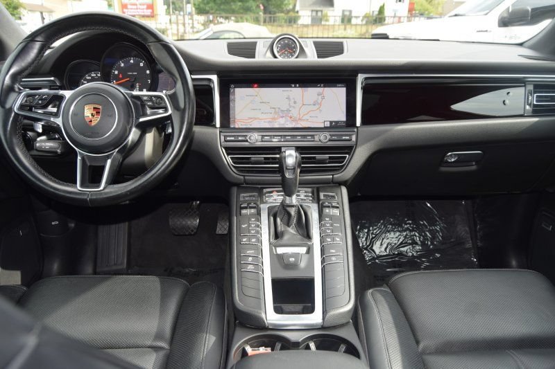 Used 2019 Porsche Macan AWD/4WD image 25