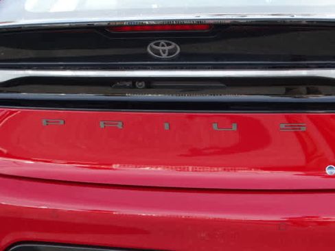 Used 2025 Toyota Prius Plug-In Hybrid image 10