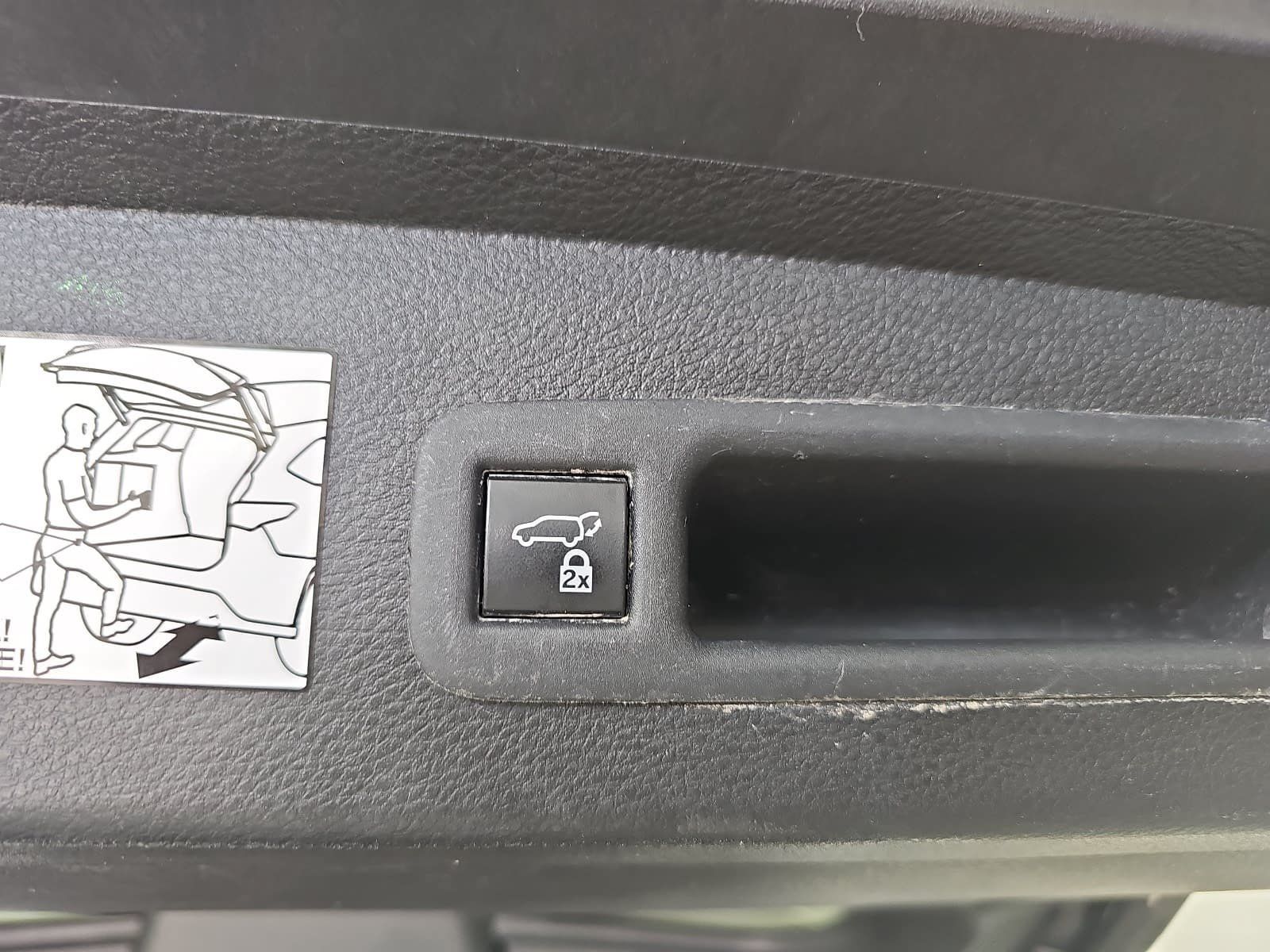 Used 2022 Toyota Sienna XLE FWD image 12