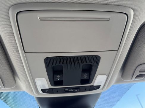 New 2025 Honda Pilot Touring image 45