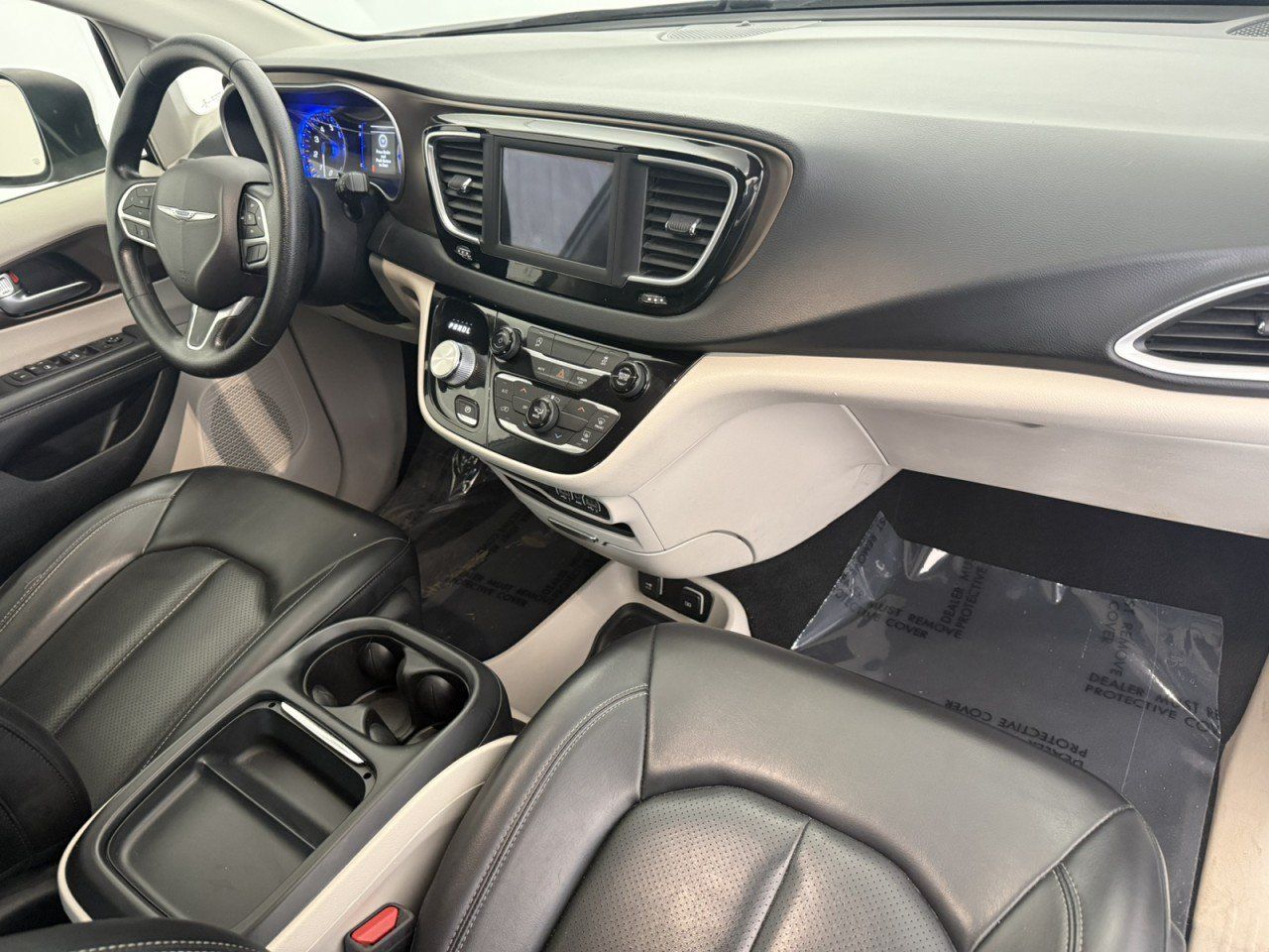 Used 2021 Chrysler Voyager Lxi FWD image 11