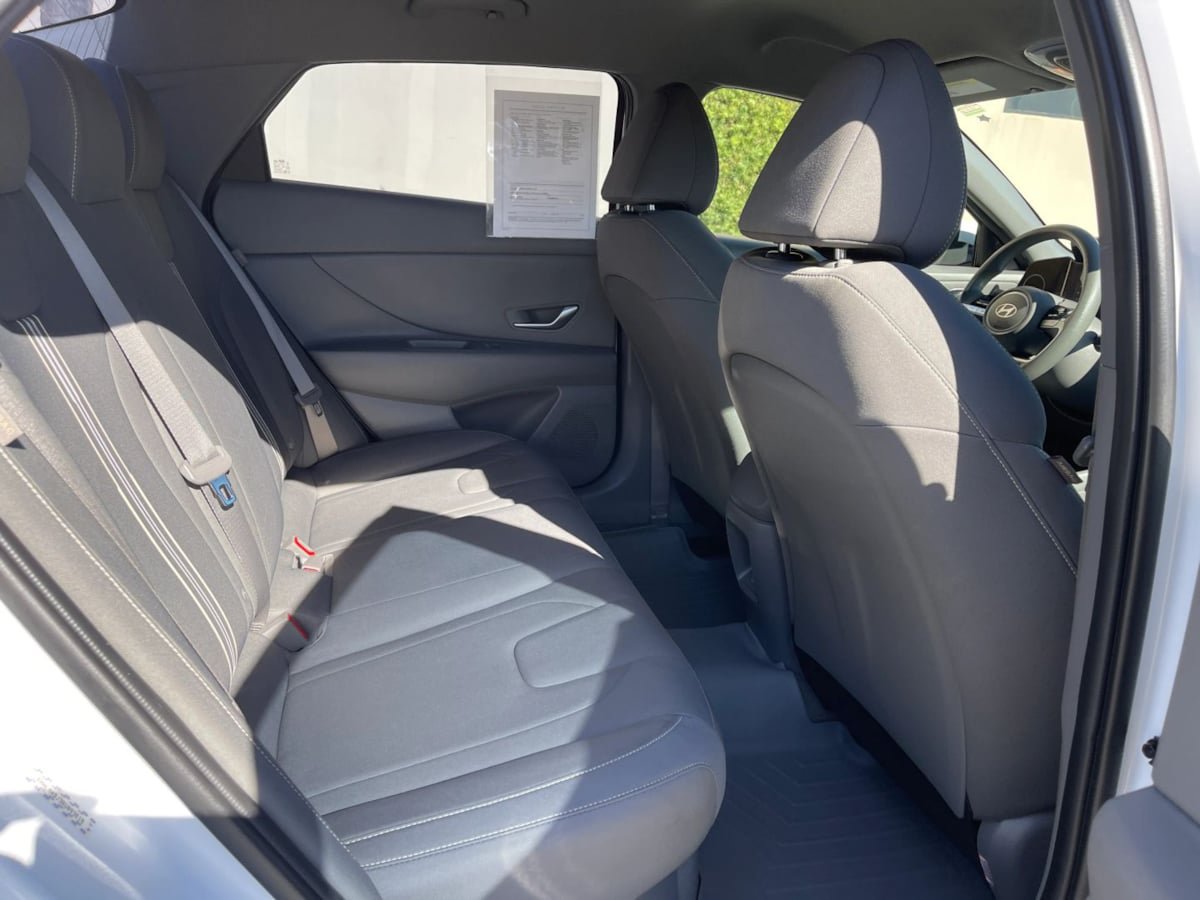 Used 2024 Hyundai Elantra Blue FWD image 23