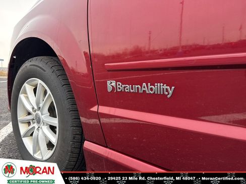 Used 2015 Dodge Grand Caravan SXT image 9