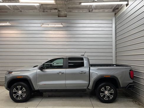 Used 2025 GMC Canyon AT4 AWD/4WD image 8