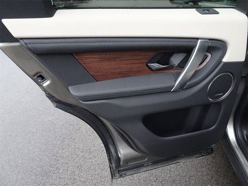 Used 2024 Land Rover Discovery Sport S image 15