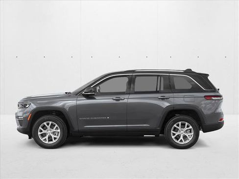 New 2025 Jeep Grand Cherokee Summit image 3