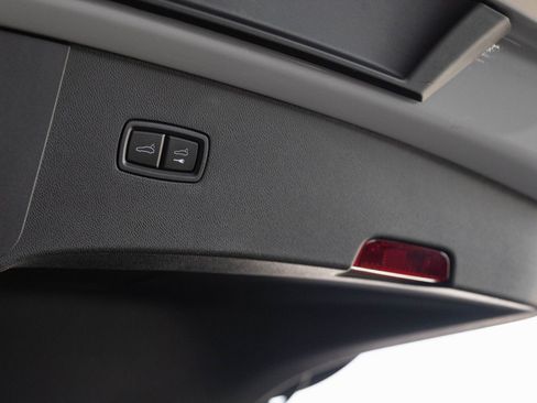 Certified 2026 Porsche Cayenne Coupe image 32