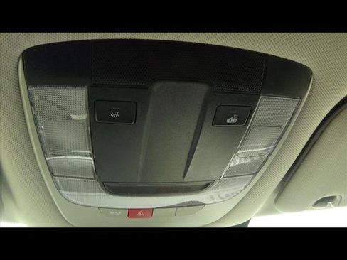 Used 2024 Kia Sorento S image 29