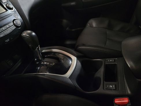 Used 2016 Nissan Rogue SL w/ SL Premium Package image 26