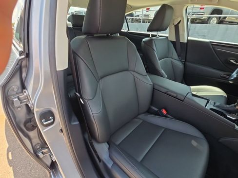 Used 2024 Lexus ES 350 w/ Accessory Package (Z1) FWD image 19