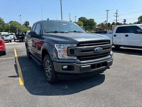 Used 2018 Ford F150 XLT w/ Equipment Group 302A Luxury AWD/4WD image 2