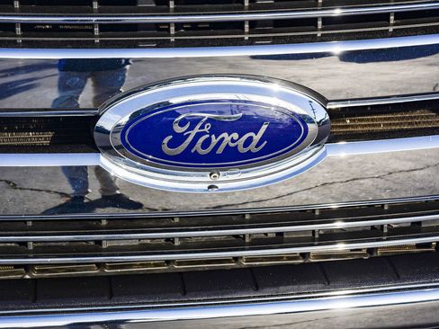 Used 2019 Ford F350 Lariat w/ Lariat Ultimate Package image 11