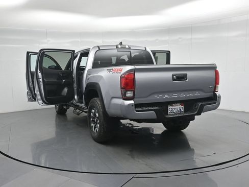 Used 2019 Toyota Tacoma TRD Off-Road w/ Technology Package AWD/4WD image 33