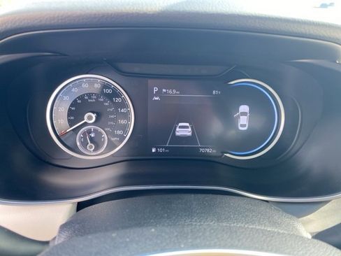 Used 2022 Genesis G70 3.3T image 14