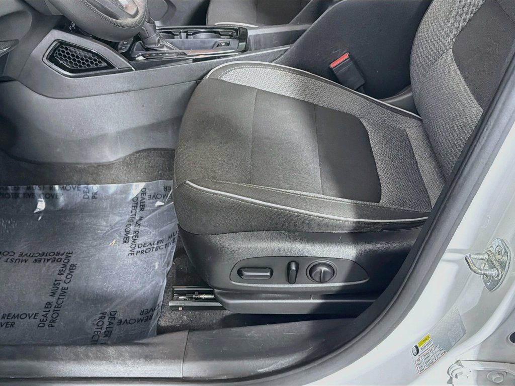Used 2021 Chevrolet TrailBlazer LT FWD image 18