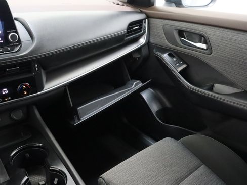 Used 2023 Nissan Rogue SV image 23